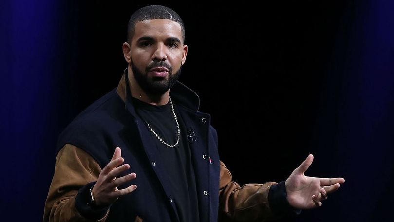 Drake și-a luat husă de telefon de 400.000 de dolari