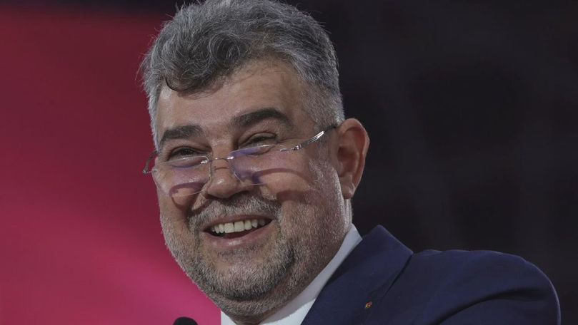 Marcel Ciolacu, cu sarmale pe cap. Videoclipul, viral pe TikTok