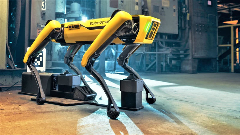 Poliţia din New York reintroduce controversatul câine-robot