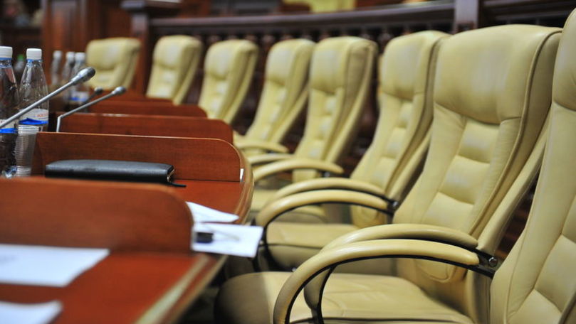 Cine sunt cei 10 deputați absenți de la prima ședință a Parlamentului