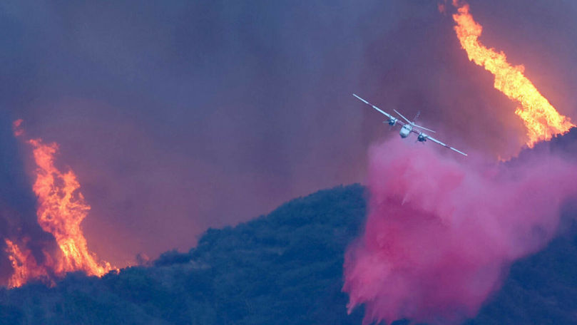 Incendiile din Los Angeles: Rolul pudrei roz pulverizate de avioane