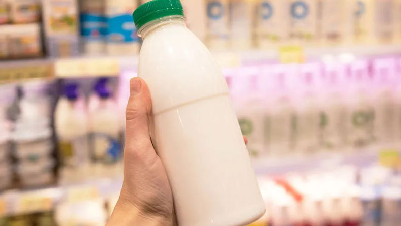 Prețul laptelui ar putea crește în Moldova în toamnă.