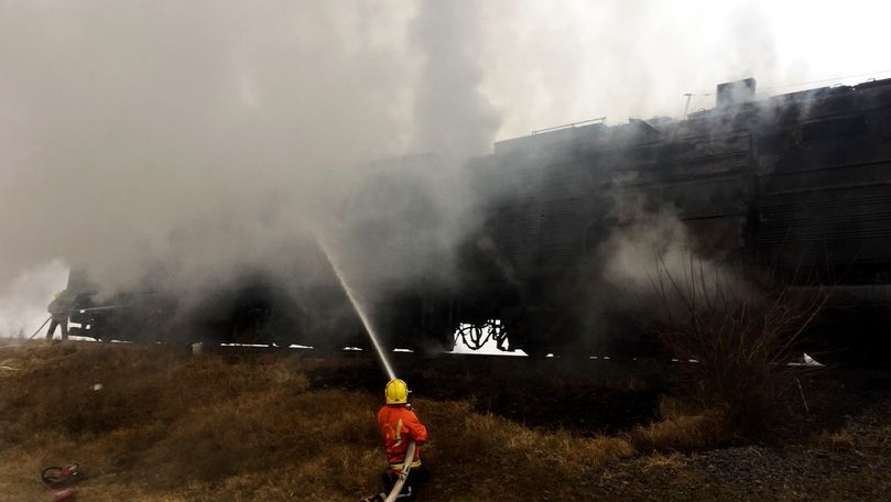 Tren în flăcări la Ungheni: Pompierii au intervenit în forță