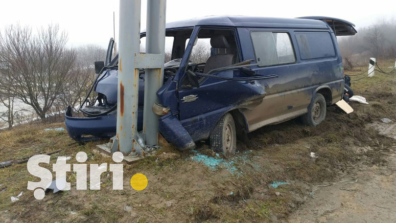 Accident grav la Strășeni: 4 persoane, transportate la spital