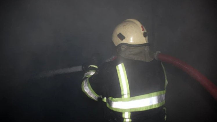 Fără acoperiș în plină iarnă: Un bărbat din Ungheni, rănit după incendiu