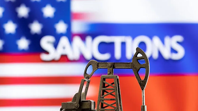 Молдова присоединяется к санкциям США в отношении российских нефтяных компаний.