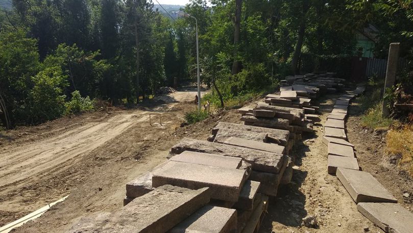 Pantă de acces pentru cărucioare și biciclete, în parcul Valea Morilor