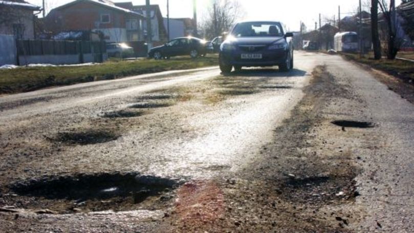 PSRM: Primăria Chișinău pierde milioane cu drumurile prost reparate
