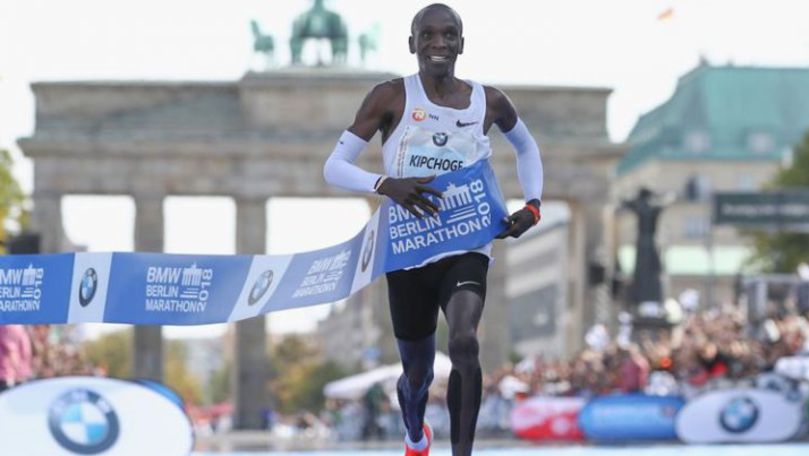 Record mondial la maraton. Atletul Eliud Kipchoge a uimit Berlinul