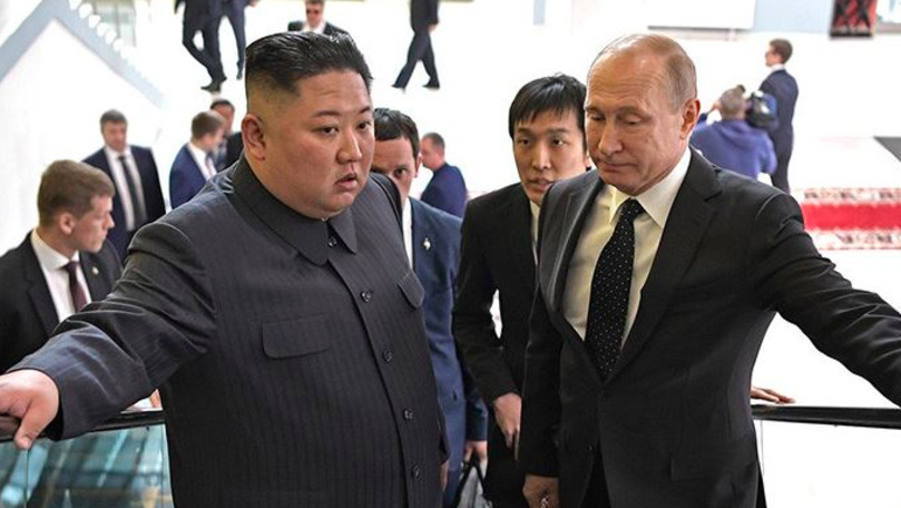 Kim Jong-Un a întârziat 30 de minute la întâlnire. Reacția lui Putin