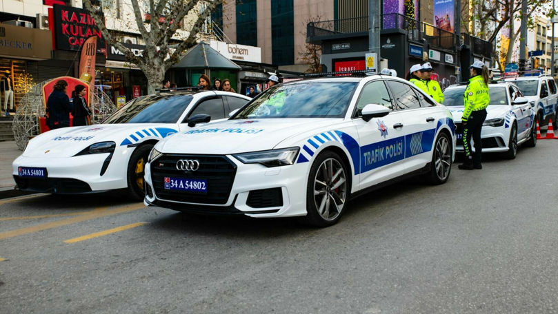 Doi polițiști morți și alți doi răniți, după un atac armat în Turcia