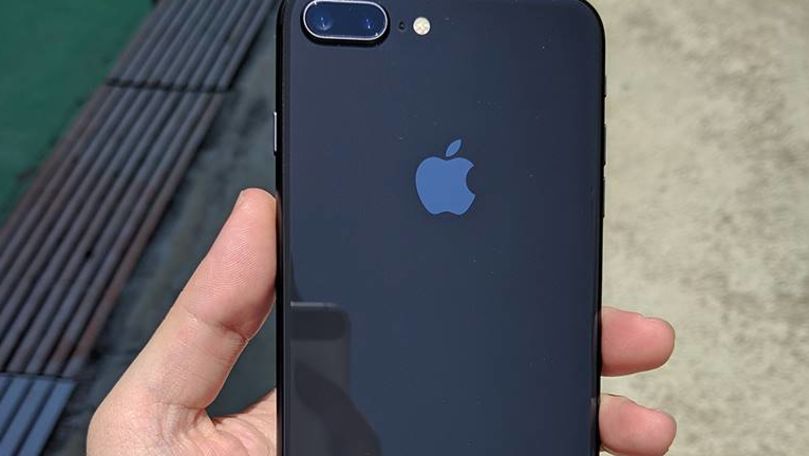 Apple oferă o carcasă de protecţie pentru iPhone XR, de tip transparent