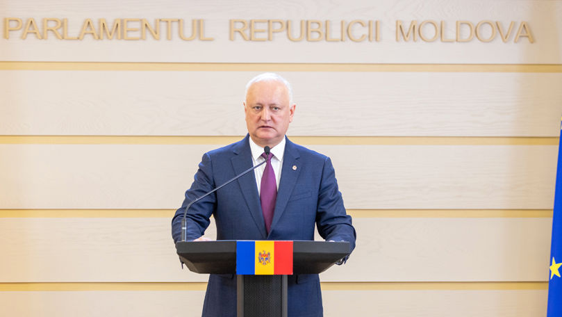 Додон: В Молдове язык молдавский, и документы должны быть на русском, особенно в парламенте.