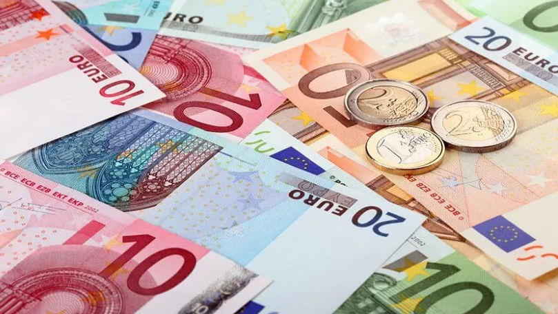 Curs valutar 31 decembrie 2023: Cât valorează un euro și un dolar