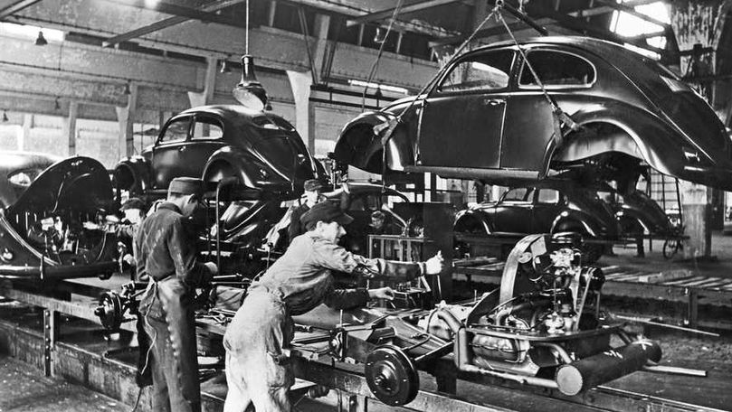 Acum 75 de ani, Volkswagen Beetle își începea glorioasa carieră