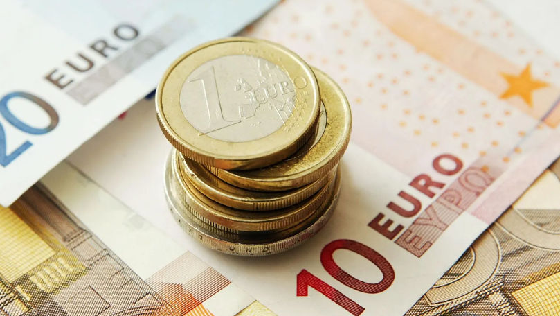 Curs valutar 6 decembrie 2024: Cât valorează un euro și un dolar