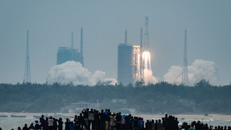 China a lansat o rachetă în spațiu cu misiunea de a aduce mini-sateliți
