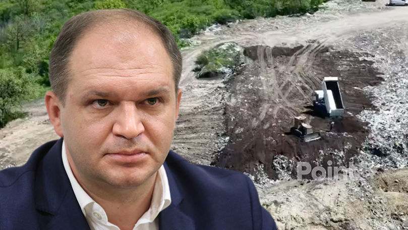 Чебан опубликовал видео, на котором незаконную свалку в Бачой засыпают землей.