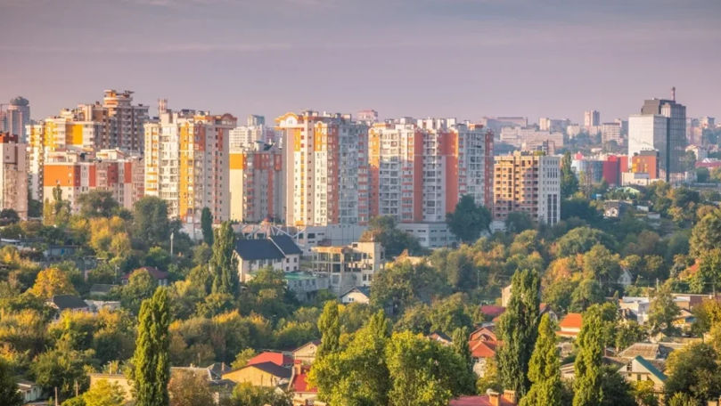 Рабочую неделю в Молдове завершает ясный день и слабые осадки на севере.