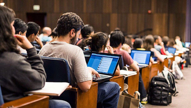 Numărul studenților înmatriculați în universitățile din țară a crescut