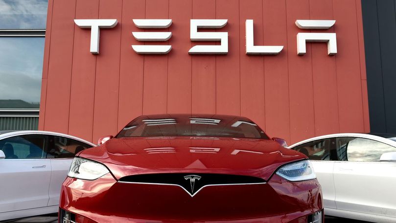 Veste pentru șoferii de Tesla: Modelele dispun de meniu în limba română