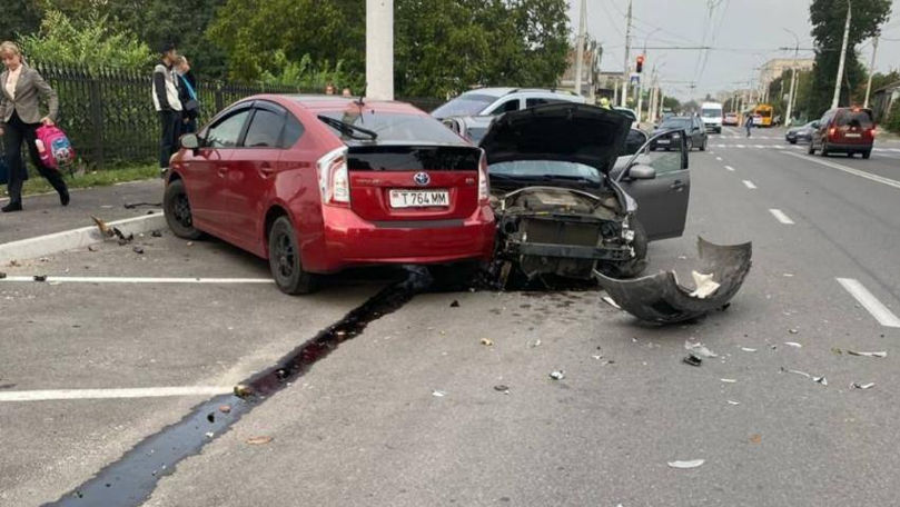 Accident în Transnistria: O șoferiță beată a avariat mai multe mașini