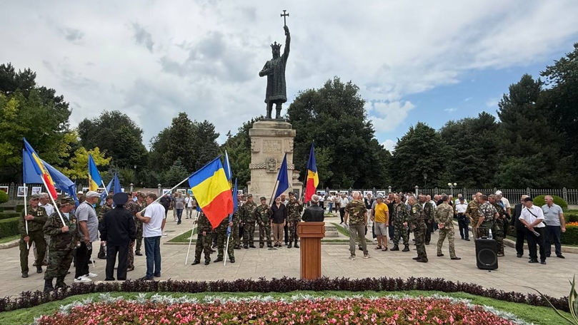 Veteranii protestează în centrul Capitalei: Denunță propaganda rusă