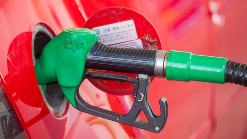 Noi prețuri de la ANRE: Motorina se scumpește, iar benzina se ieftinește