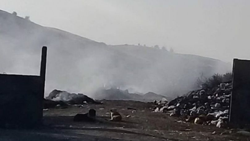 Două incendii la o gunoiște din Vulcănești. Unul, provocat intenționat