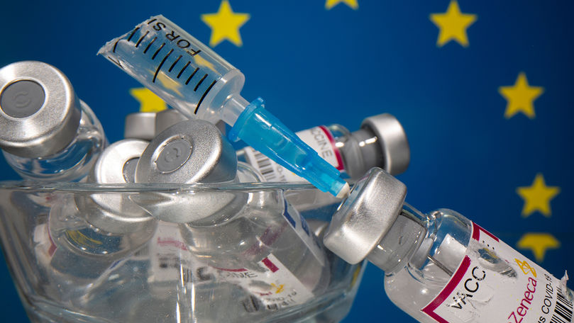 Ученые в ЕС доказали связь между тромбозом и вакциной AstraZeneca.