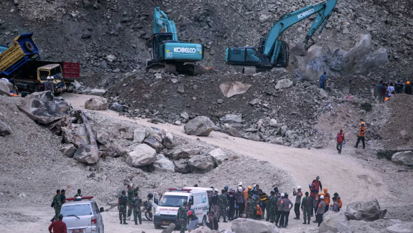 Tragedie în Indonezia, în urma unei alunecări de teren: Sunt 13 morți