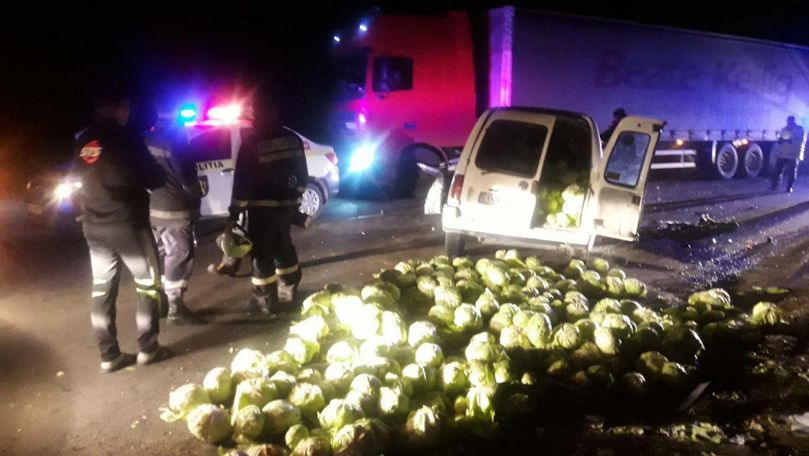 Mașină plină cu varză, făcută zob de un TIR la Edineț: Șoferul, rănit