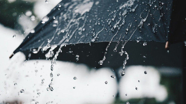 Ploi și maxime de până la 28°C: Prognoza meteo pentru mâine