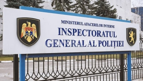 Capitală: Un Audi a ajuns în gardul Inspectoratului General de Poliție