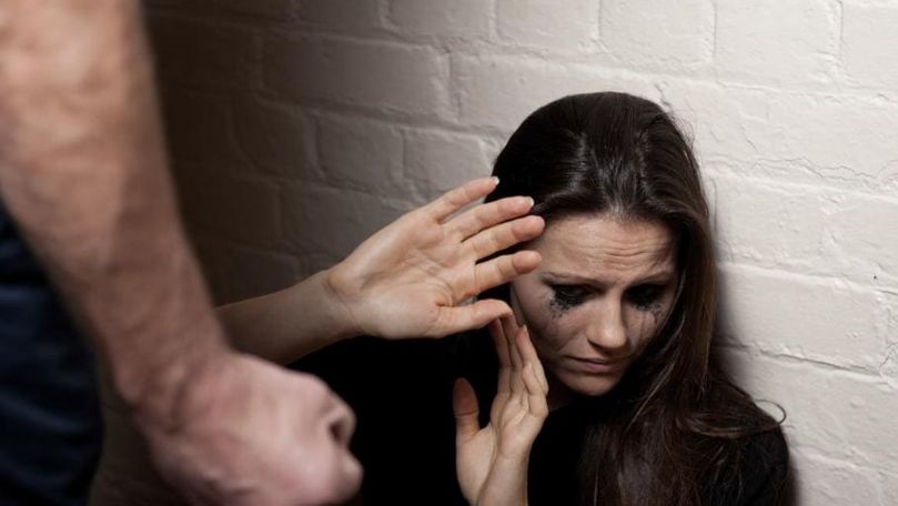 На фоне пандемии увеличилось число случаев домашнего насилия.