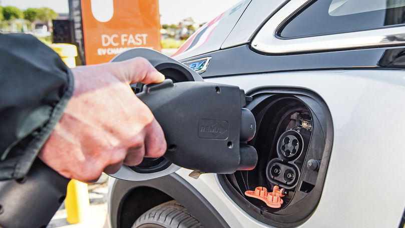 Studiu: O mașină electrică emite mai mult CO2 decât una cu motor diesel