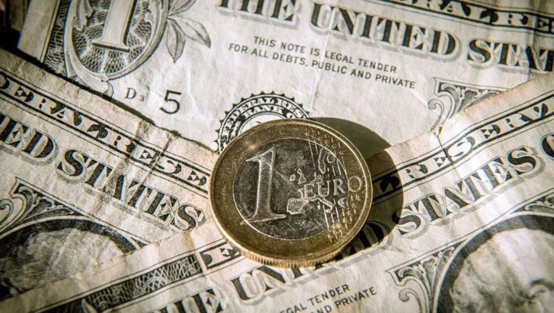 Curs valutar 8 iunie 2025: Cât valorează un euro și un dolar