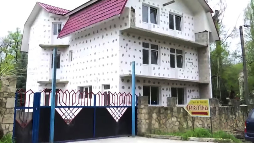 Bază de odihnă și apartament clasa premium: Achizițiile a doi deputați
