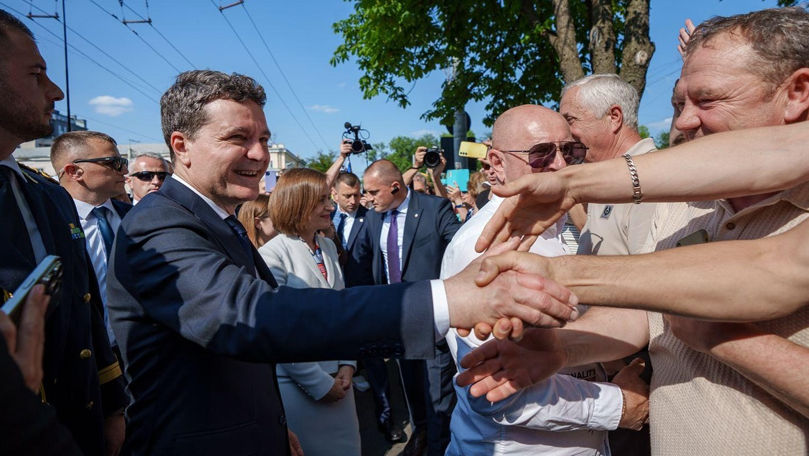 Nicușor Dan și Maia Sandu au făcut baie de mulțime: Vrem unire