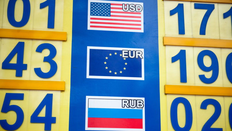 Curs valutar 10 septembrie 2022: Cât valorează un euro și un dolar