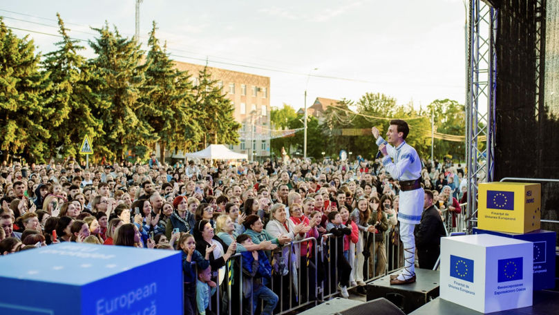Surprize și muzică: 20.000 de oameni s-au distrat la caravana Show Nebun