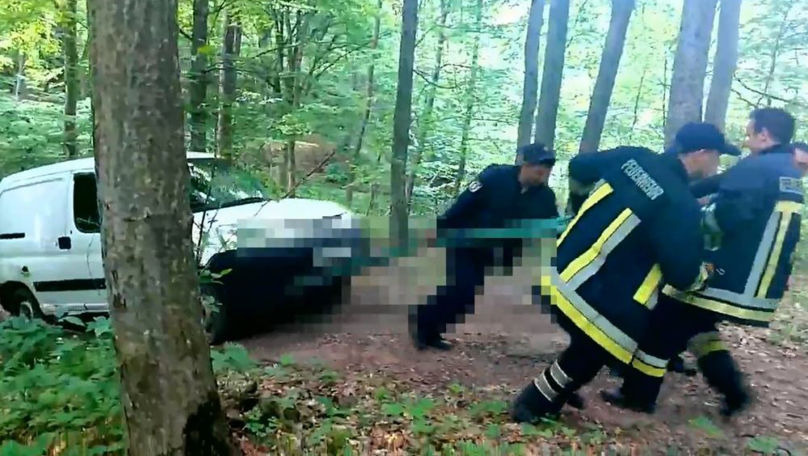 Un bărbat blocat cu mașina în pădure și rătăcit, salvat de IGSU la Orhei