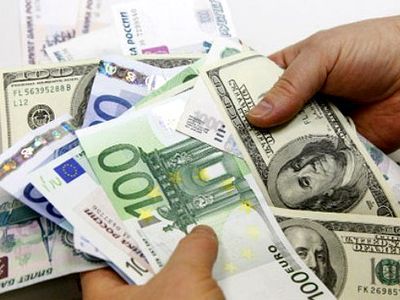 Евро стоит 20 леев 56 банов. Доллар торгуется по 18,76.