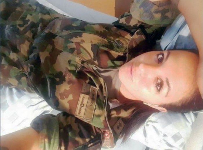 Rusia vrea să le interzică militarilor să-şi mai facă selfie-uri