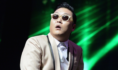 Презентация нового клипа PSY состоялась на концерте певца на стадионе в Сеуле.