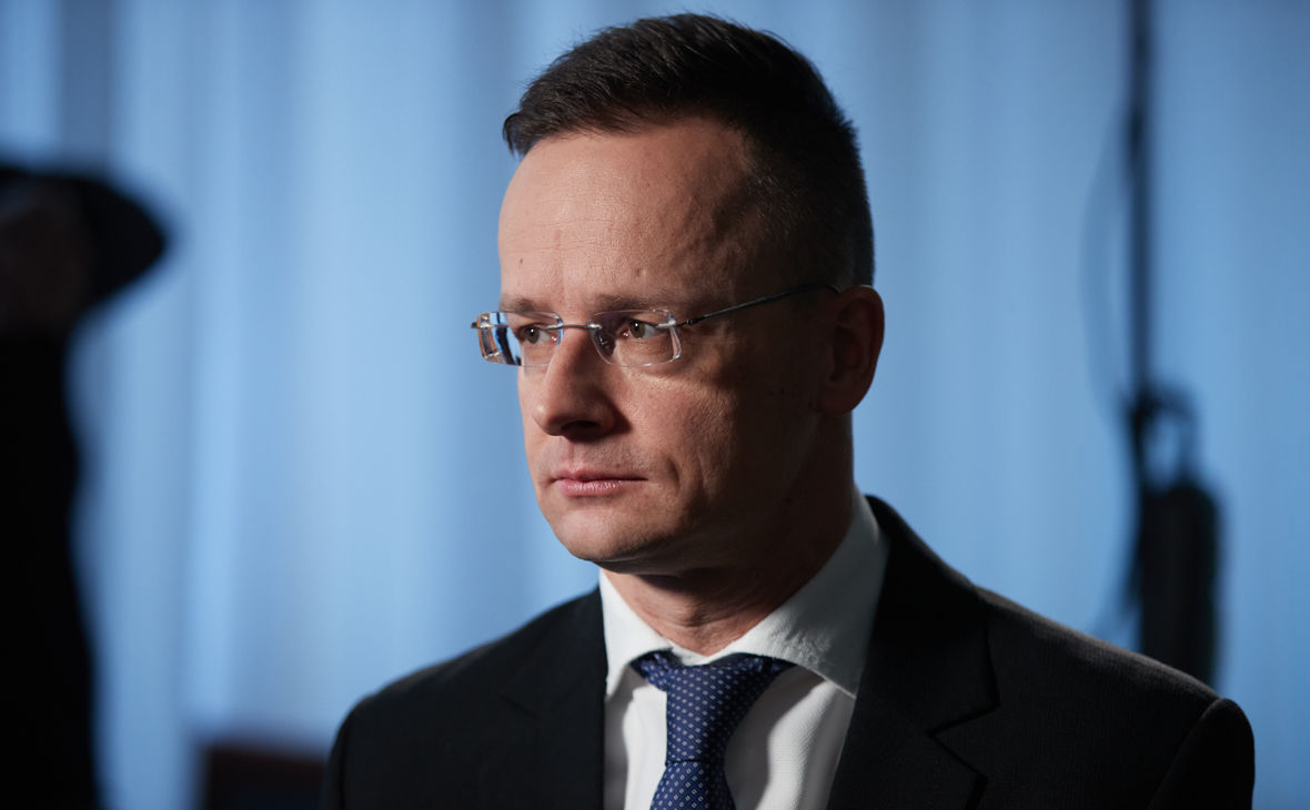 Глава МИД Венгрии призвал ЕС прекратить финансировать Украину из-за коррупции.