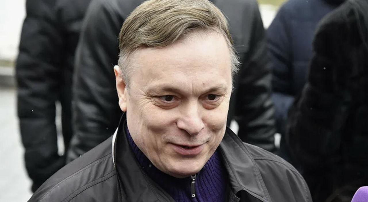 Суд РФ заочно арестовал продюсера группы «Ласковый май»: ему грозит до 10 лет колонии.