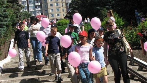 Половина ребят, которые завтра вылетают из Кишиневского аэропорта в Швейцарию, живут в бедности, являются сиротами или были брошены своими родителями.