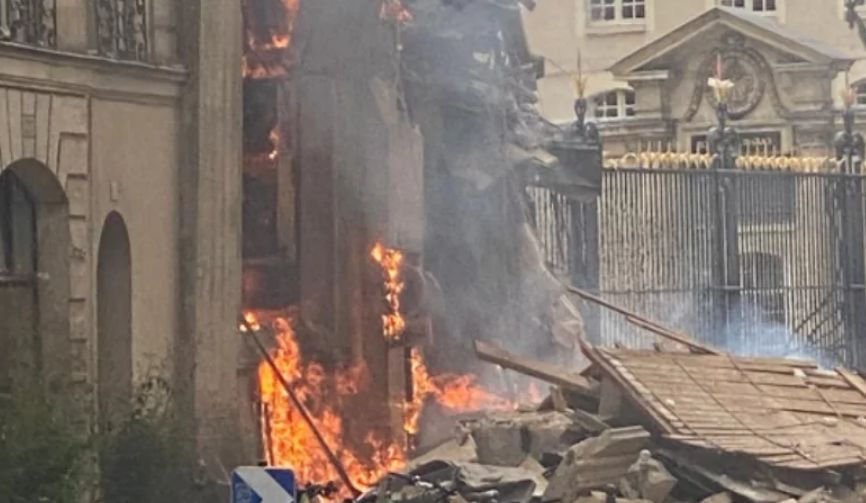 В результате взрыва в Париже пострадали 16 человек.