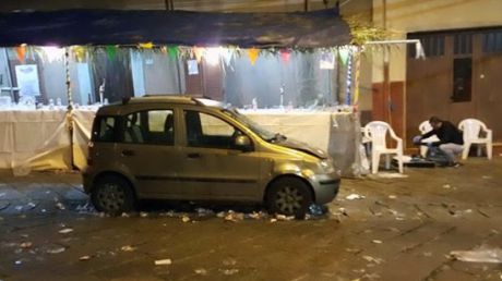 31 de oameni printre care și copii au fost răniți în Italia, după ce o mașină a intrat în mulțime. Foto: unionesarda.i